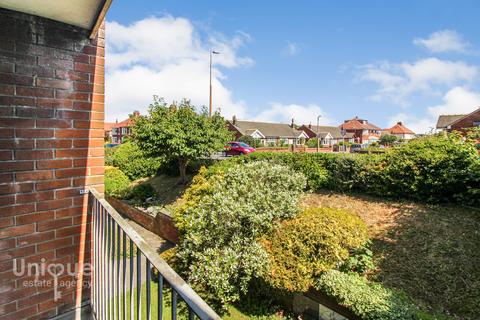 2 bedroom apartment for sale - Russell Court, 66 St. Davids Road South, Lytham St. Annes, Lancashire, FY8