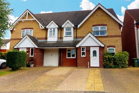 4 bedroom semi-detached house for sale - Melville Drive, Wickford, Essex, SS12