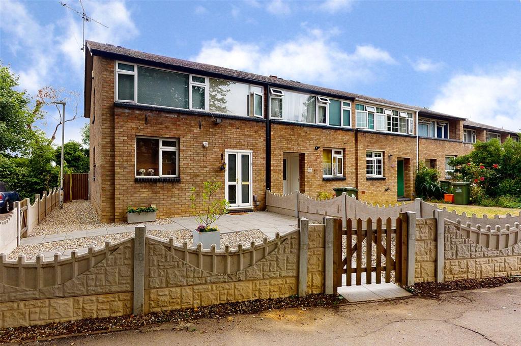 Rise Park, Lee Chapel North... 4 bed end of terrace house £400,000