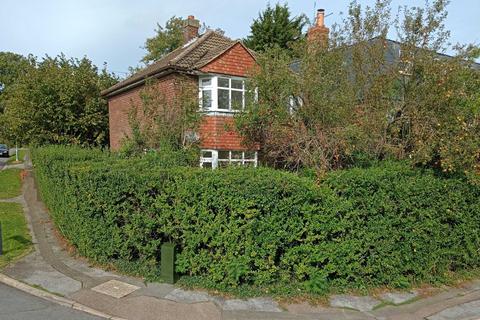3 bedroom detached house for sale, DETACHED - FOR MODERNISATION - Crouchfield, BOXMOOR