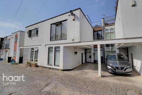 30 Kings Parade Avenue, Bristol, BS8 2RE