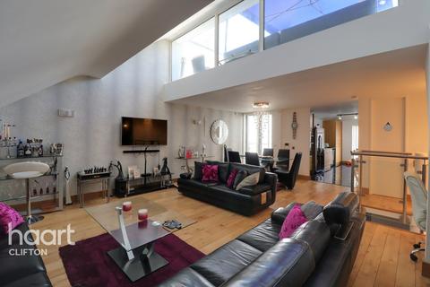 30 Kings Parade Avenue, Bristol, BS8 2RE