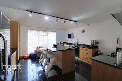 30 Kings Parade Avenue, Bristol, BS8 2RE
