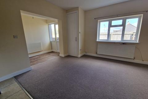 2 bedroom maisonette to rent - Newport Road, Rumney, Cardiff. CF3