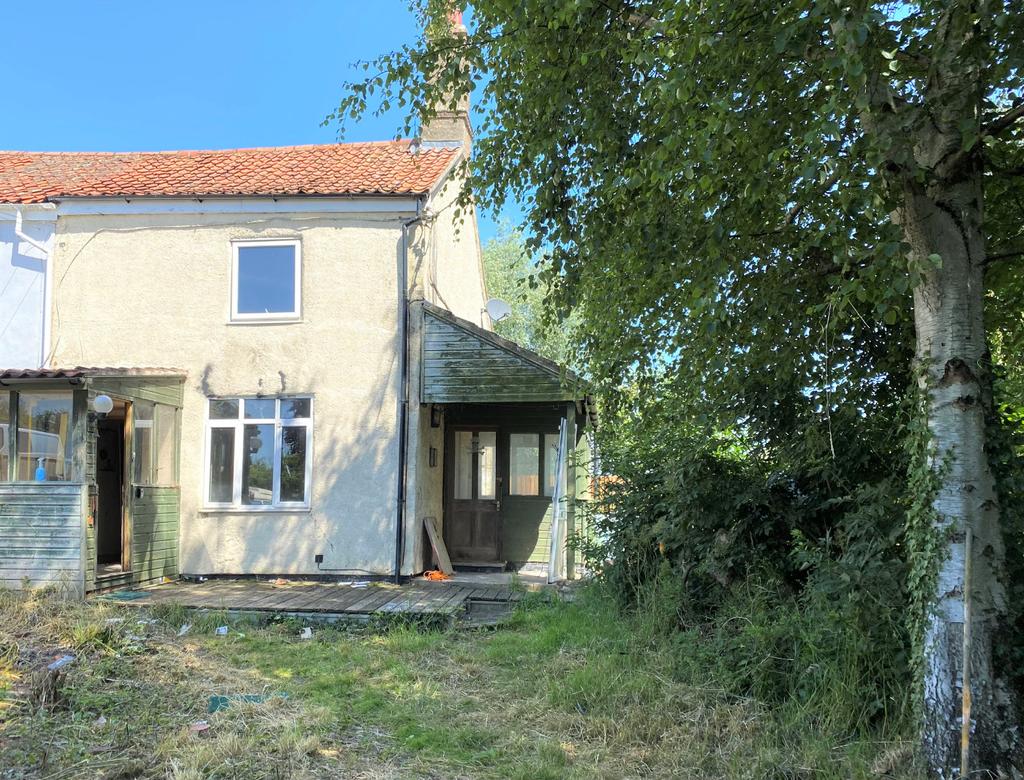 5 Eel Pie Cottages, West Head Road... 2 bed end of terrace house £60,000