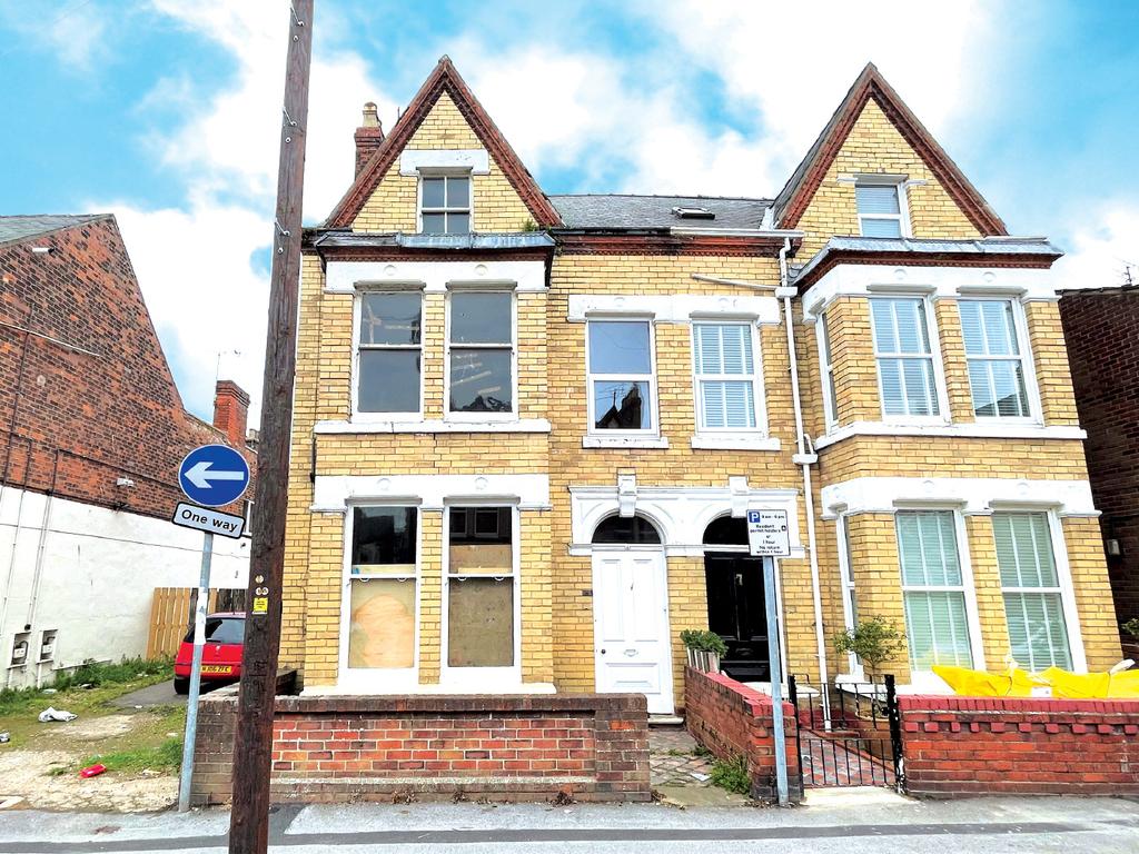 2(B) St. Georges Avenue, Bridlington... Semi Detached House - £40,000