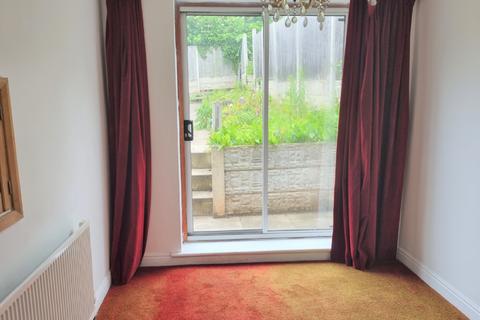 31 Hollowgate, Rotherham, S60 2LD