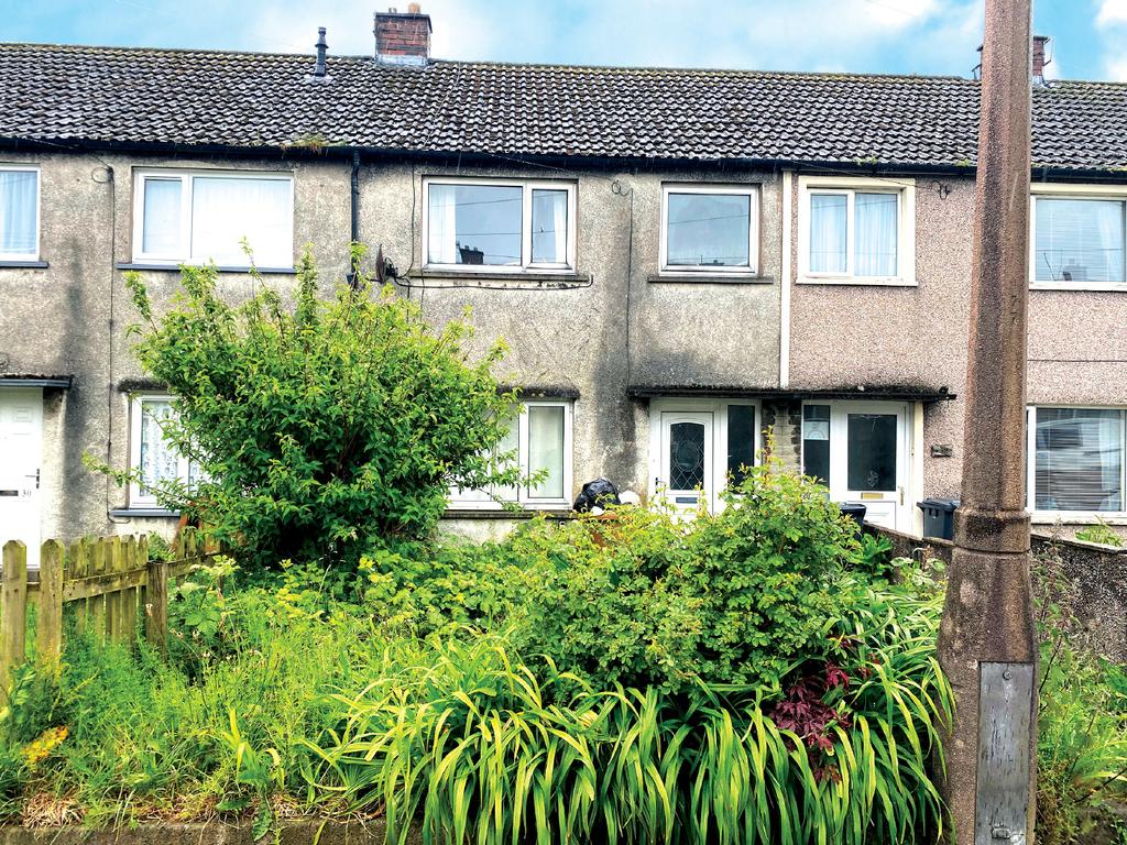 31 Melbreak Avenue, Cleator Moor... 3 bed terraced house £20,000