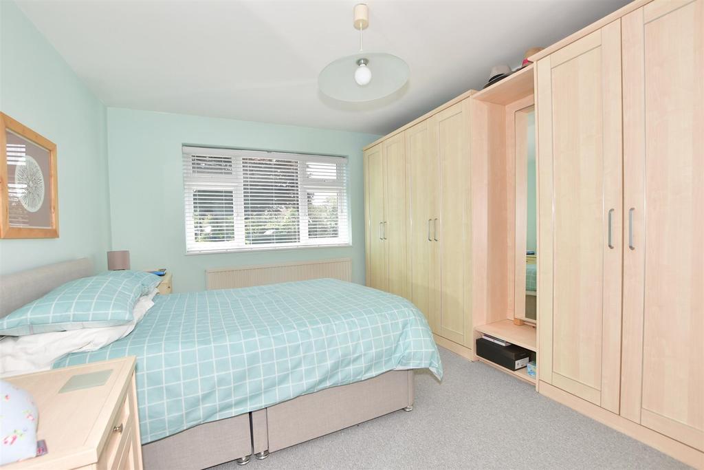Dale Avenue, Hassocks, West Sussex 4 bed detached house £650,000
