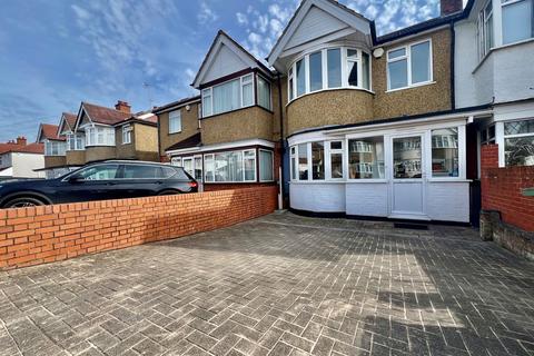 3 bedroom terraced house to rent, Torbay Road, Harrow HA2