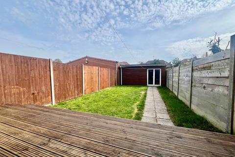 3 bedroom terraced house to rent, Torbay Road, Harrow HA2