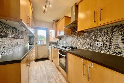 3 bedroom terraced house to rent, Torbay Road, Harrow HA2
