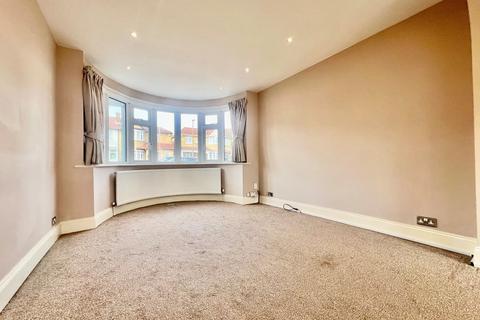 3 bedroom terraced house to rent, Torbay Road, Harrow HA2