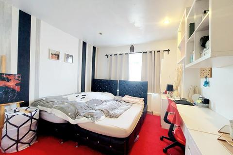 17 Corfe Avenue, Harrow, HA2 8TA