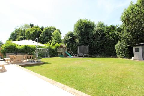 11 Fiddicroft Avenue, Banstead, SM7 3AD