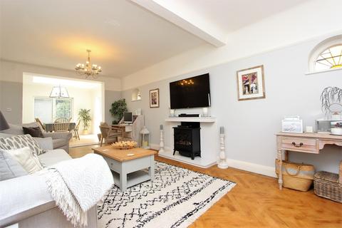 11 Fiddicroft Avenue, Banstead, SM7 3AD