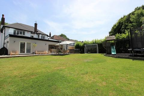 11 Fiddicroft Avenue, Banstead, SM7 3AD