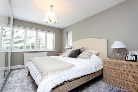 11 Fiddicroft Avenue, Banstead, SM7 3AD