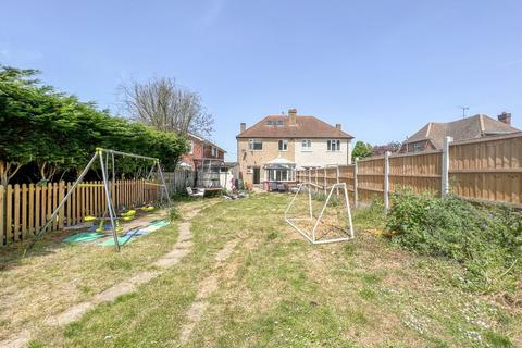 9 Aldermans Hill, Hockley, SS5 4RP