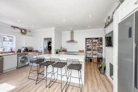 9 Aldermans Hill, Hockley, SS5 4RP