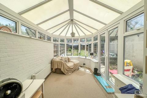 9 Aldermans Hill, Hockley, SS5 4RP
