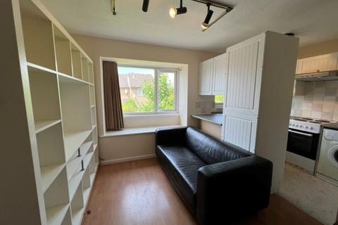 Studio to rent, Alden Court, Morley, Leeds, West Yorkshire, LS27