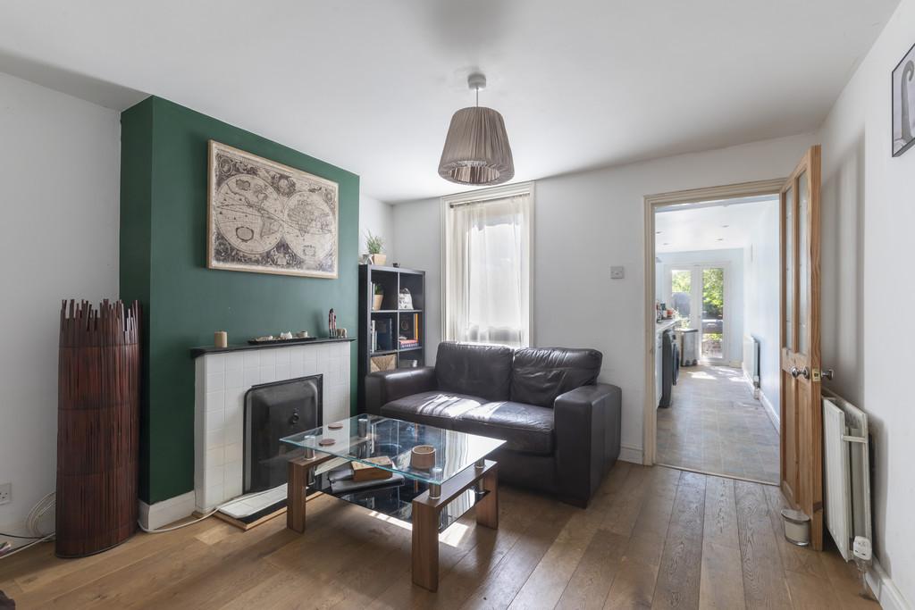 Rowanfield Road, Cheltenham GL51 8AE 2 bed terraced house £250,000