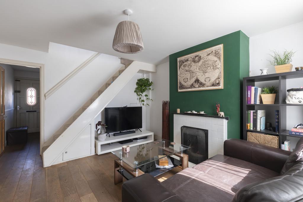 Rowanfield Road, Cheltenham GL51 8AE 2 bed terraced house £250,000