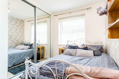 2 bedroom flat for sale - Junction Gardens, St Judes