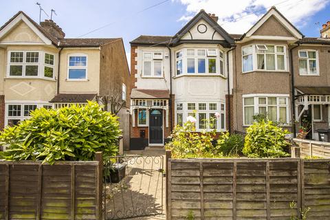 3 bedroom end of terrace house to rent, Snakes Lane East, Woodford Green
