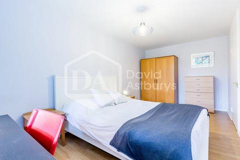 2 bedroom ground floor maisonette to rent, Park Village East, Regents Park