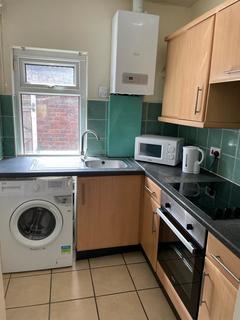 3 bedroom terraced house to rent, Wincombe Street, Rusholme, Manchester
