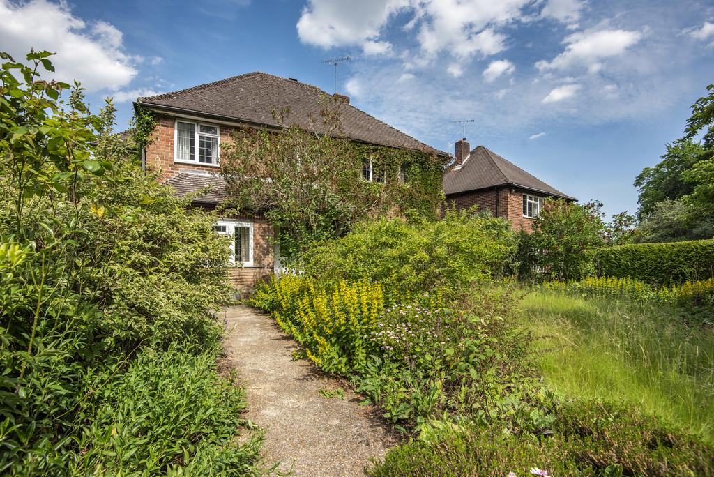 Woodfield Drive, Winchester 5 bed detached house £895,000