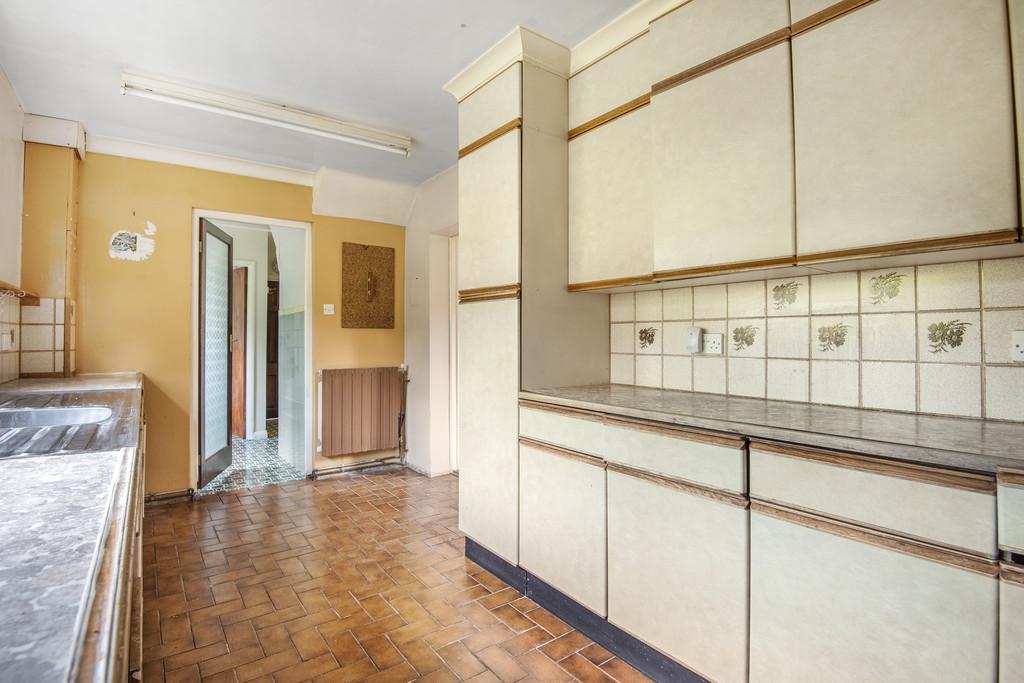Woodfield Drive, Winchester 5 bed detached house £895,000