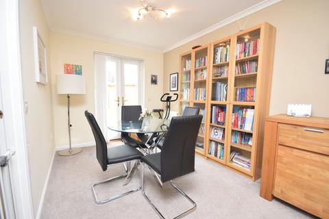 9 Bertram Dickson Place, Errol, Perth, PH2 7UY