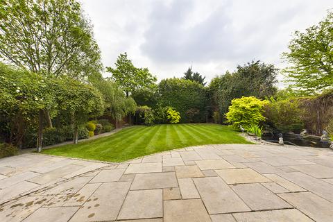 32 The Drive, Uxbridge, UB10 8AG