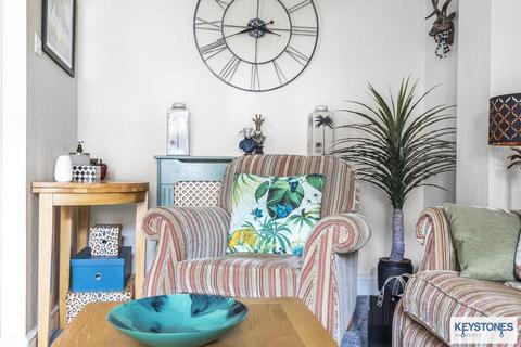 80 Hitchin Close, Romford, RM3 7EQ