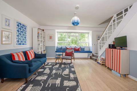43 Stuart Road, Richmond, TW10 7QU