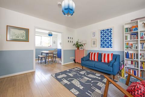 43 Stuart Road, Richmond, TW10 7QU