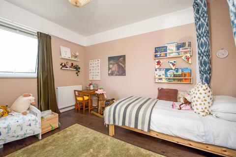 43 Stuart Road, Richmond, TW10 7QU