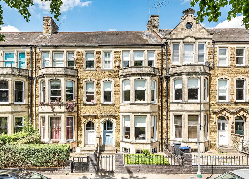 St Avenue, Northampton, NN2 4 bed terraced house £595,000