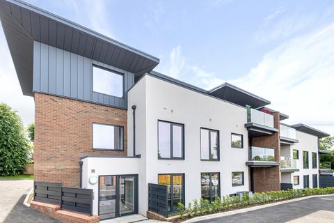 2 bedroom apartment for sale - Asplands Close, Woburn Sands, Milton Keynes, Buckinghamshire, MK17