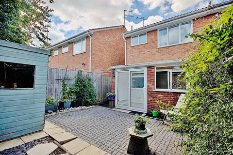 21 Chalfont Close, Worcester, WR3 7HL