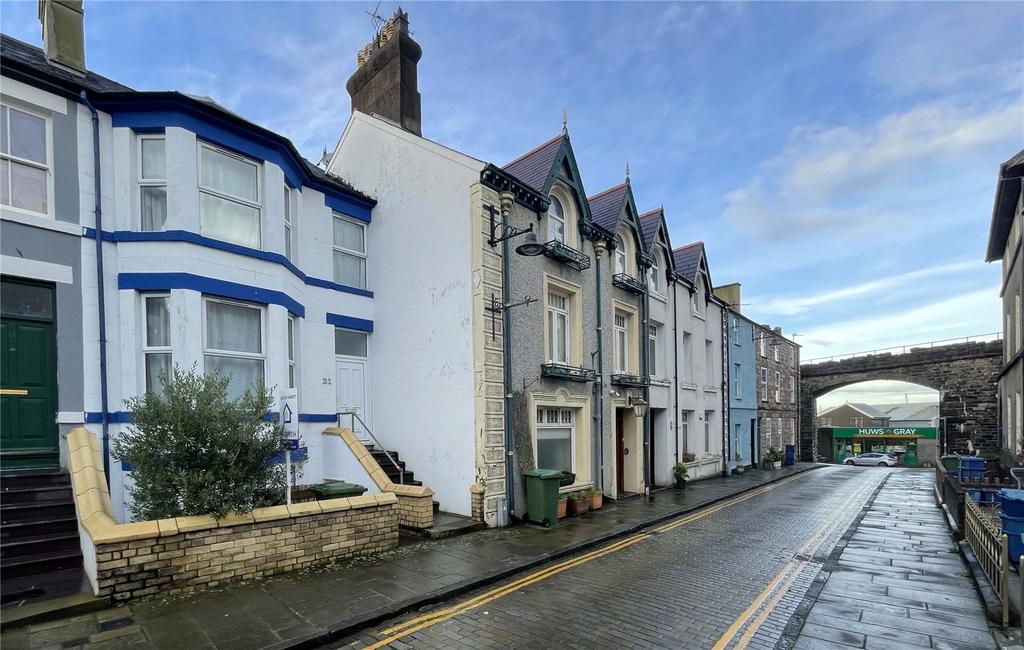 Ll55 Market Street, Caernarfon, Gwynedd, LL55 4 bed terraced house - £220,000