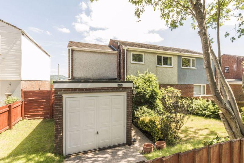 Lewis Drive, Caerphilly REF 00018091 4 bed semidetached house £