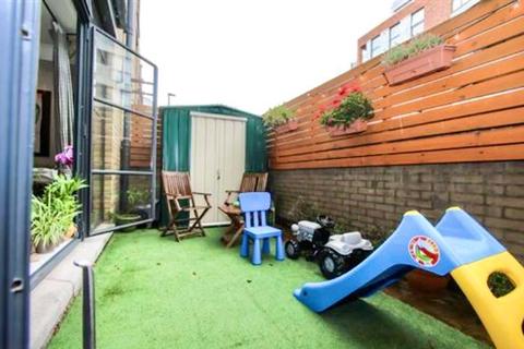 Apartment 7, 1 Goat Wharf, Brentford, TW8 0AS