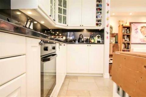 Apartment 7, 1 Goat Wharf, Brentford, TW8 0AS