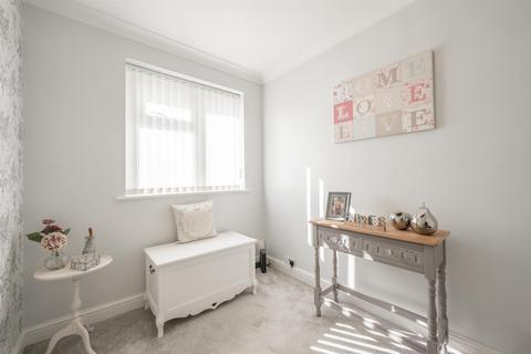 3 Eversley Grove, Sedgley, Dudley, DY3 3RF