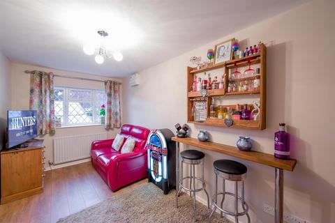 43 Botany Drive, Upper Gornal, Dudley, DY3 3XT