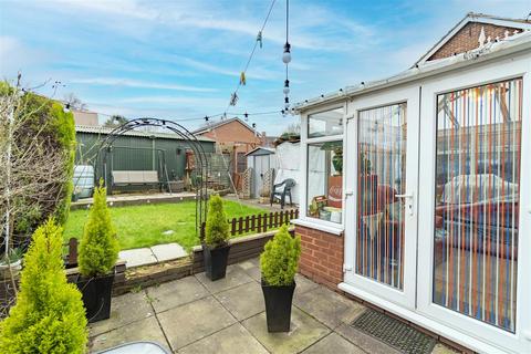 19 Moises Hall Road, Wombourne, Wolverhampton, WV5 0LF